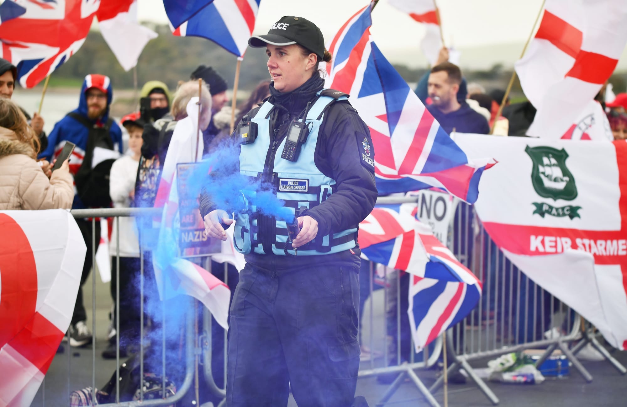 One man arrested after rival protests come to a dramatic end on Plymouth Hoe