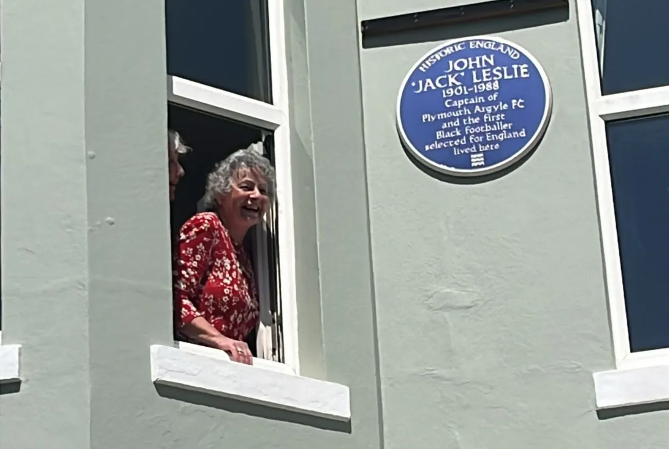 Plymouth Argyle legend Jack Leslie honoured with blue plaque