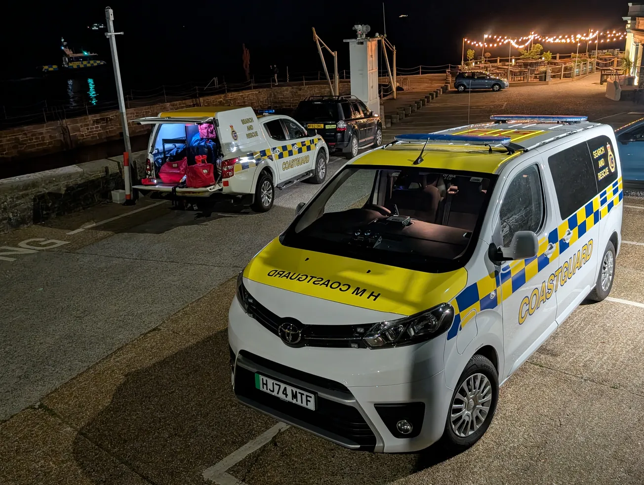 Major emergency search underway on Plymouth Hoe as lifeboat and MOD police boat deployed