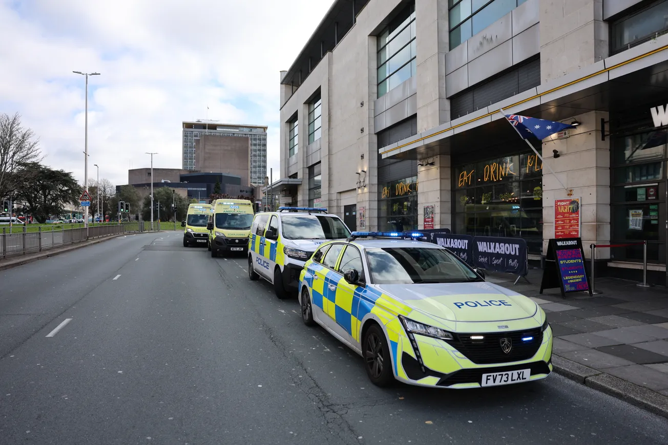 Serious incident unfolds outside busy Plymouth pub